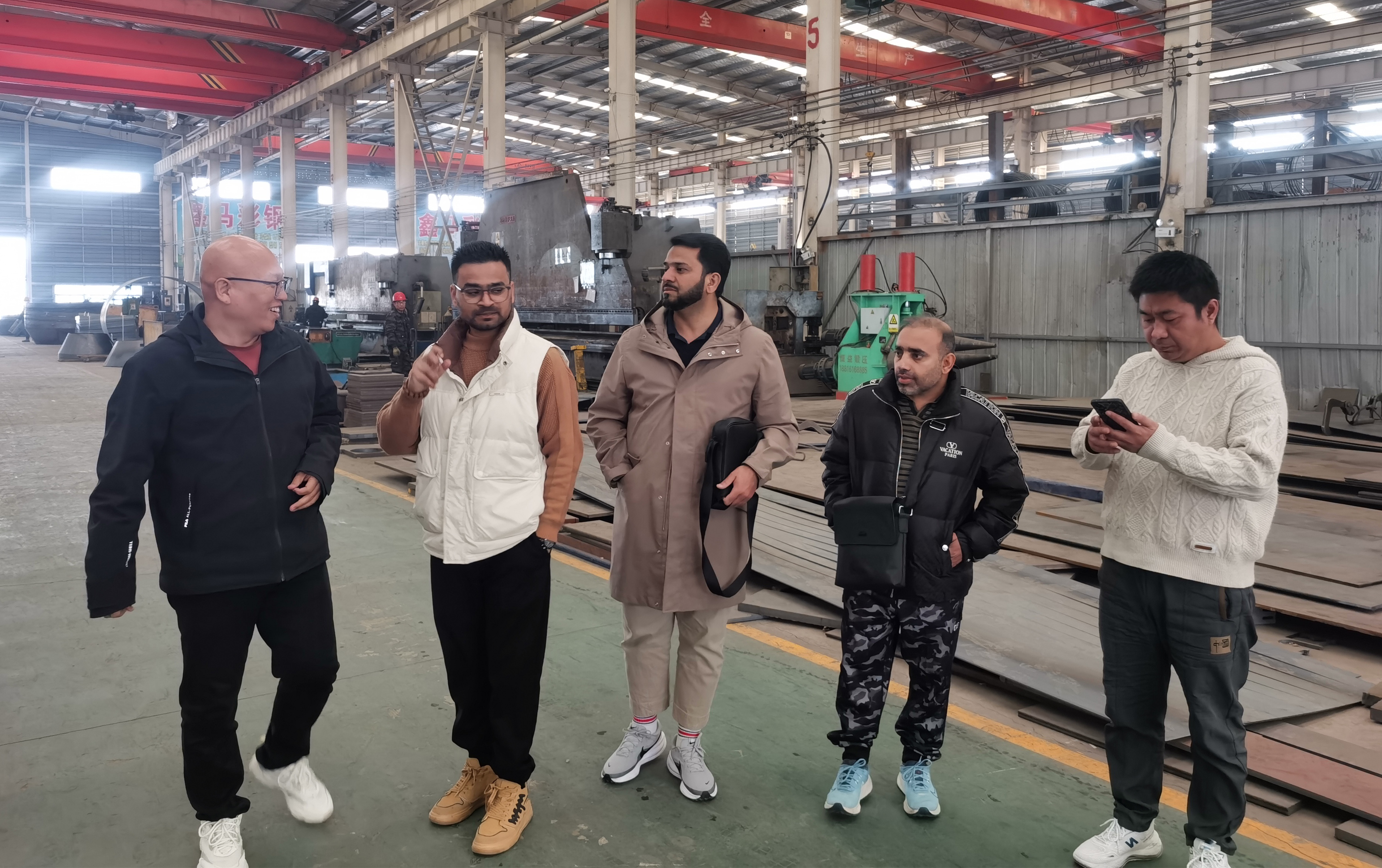 From the Workshop to the Conference Room: An Arab Delegation’s In-Depth Visit to a Chinese Steel Plant